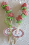 Brochetas de chuches con Rosas Variadas Pareja-Rosas