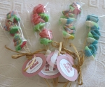 Brochetas de chuches con Rosas Variadas